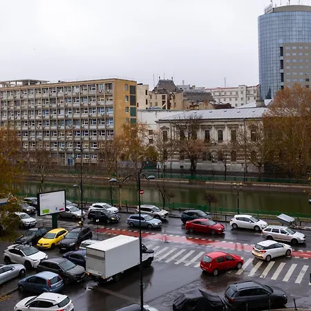 Appartement Old Deluxe - River View ! Bucarest