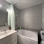 Old Deluxe - River View ! 아파트 *
