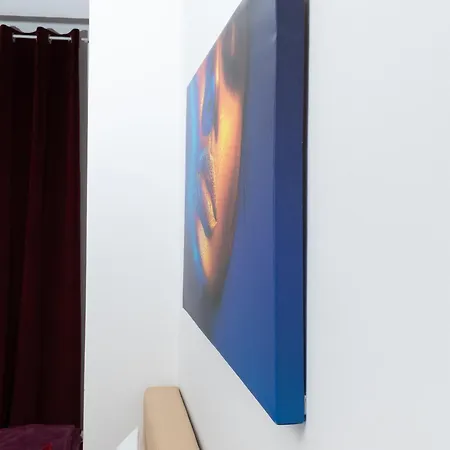 Old Deluxe - River View ! * Boekarest