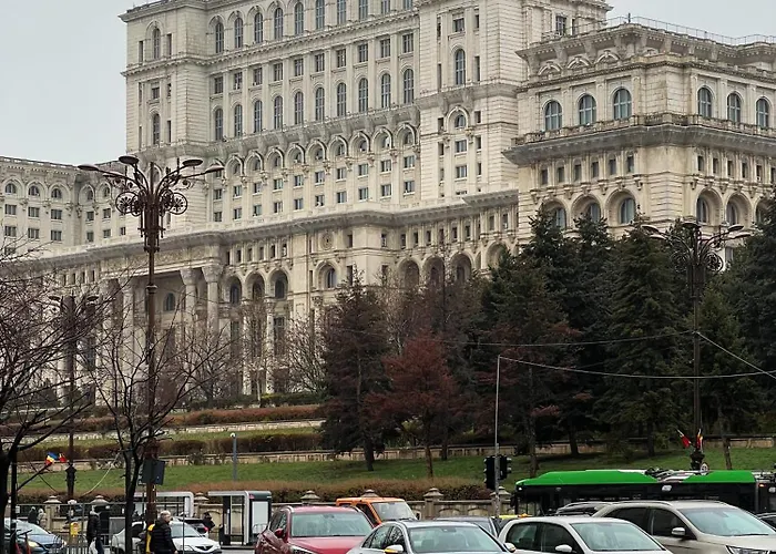 Old Deluxe - River View !