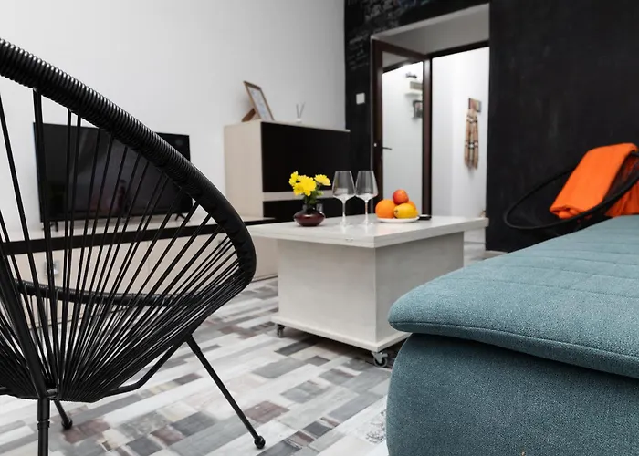 Old Deluxe - River View ! ブカレスト